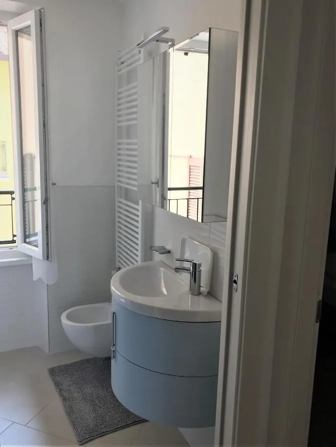 Apartment Domus Graziana - Lake Front Oliveto Lario