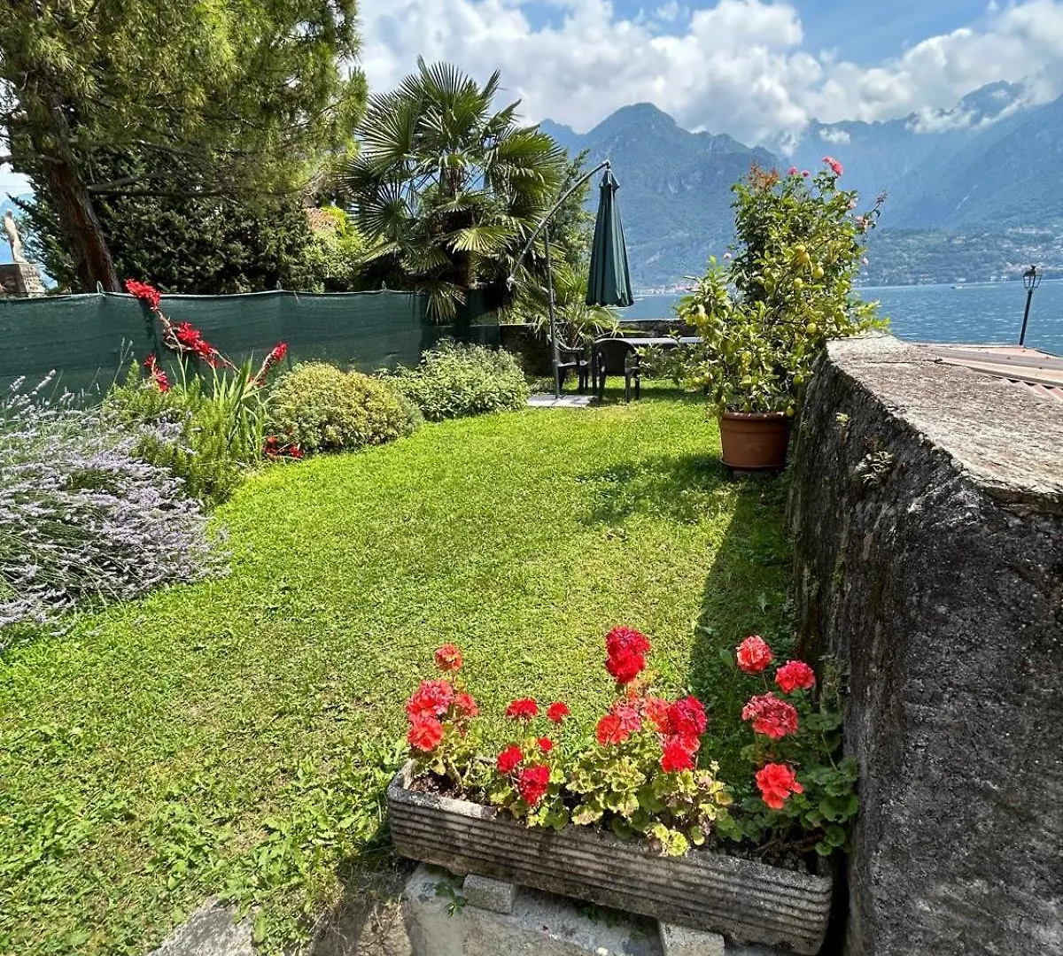Domus Graziana - Lake Front Oliveto Lario 0*,  Italien